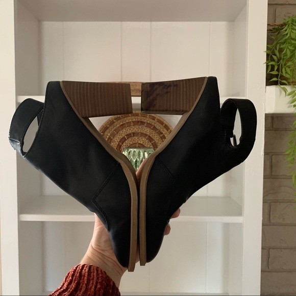 Dolce Vita Black Faux Leather Almond Toe Block Heel Ankle Buckle Mules - Picture 8 of 10